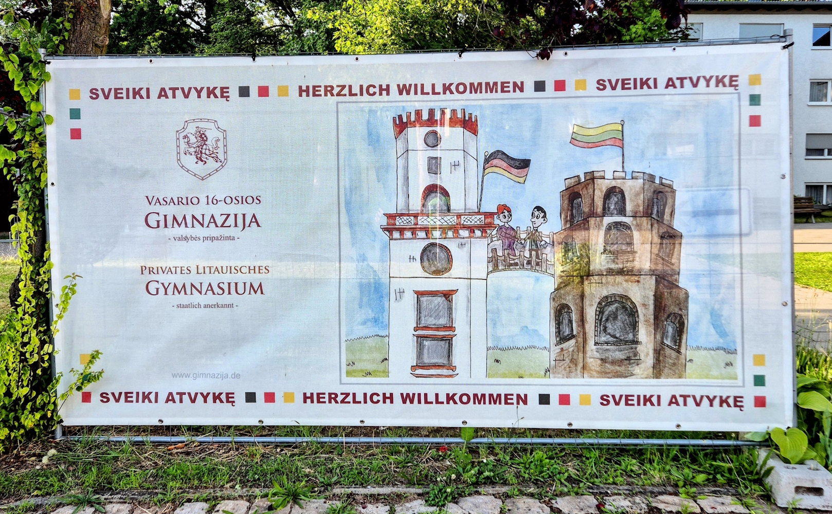 Sutvirtinimo sakramentas ir viešnagė Vasario 16-osios gimnazijoje